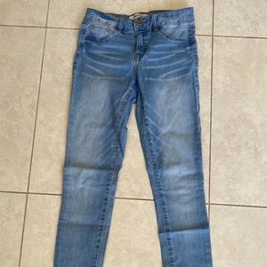 Light wash skinny jeans